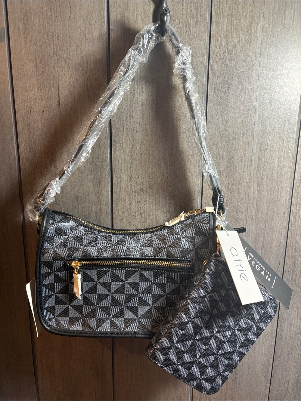 Black Geometric Shoulder Bag with Matching Wristlet.    #4